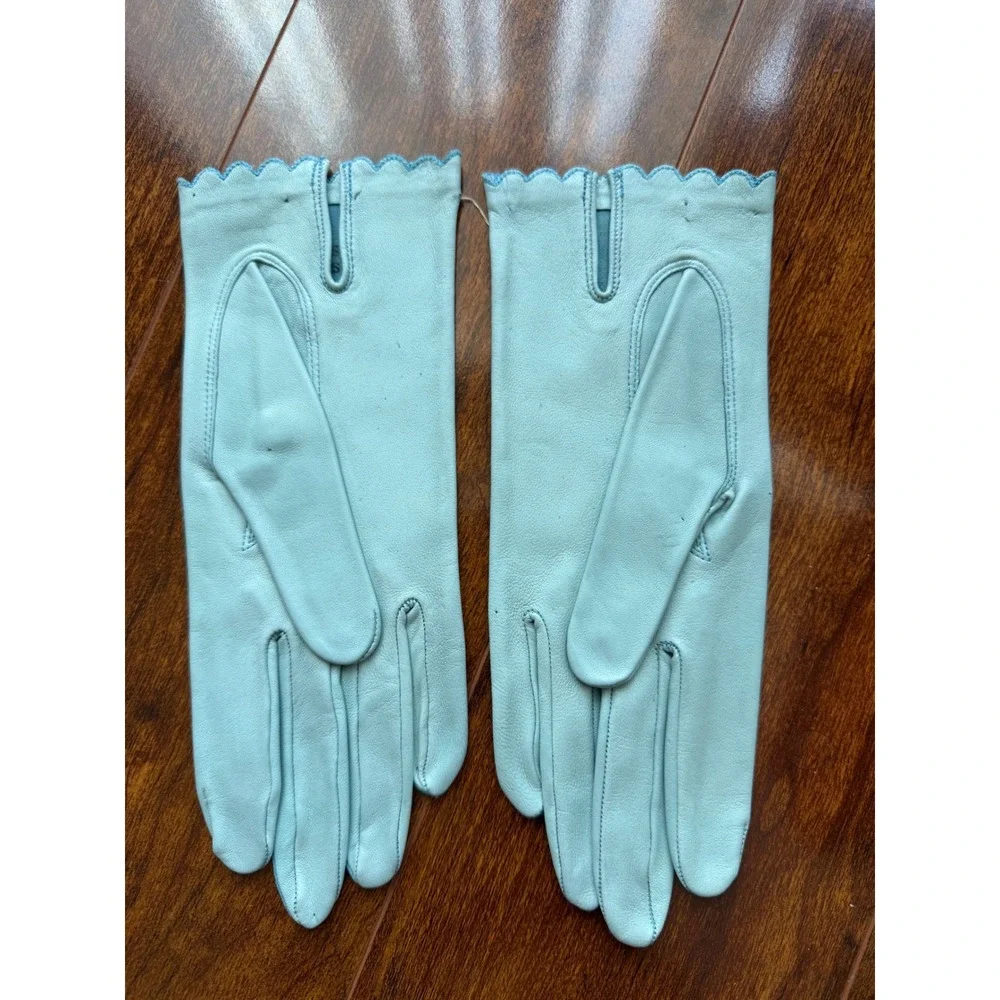 Miss Aris Vintage Light Blue Leather Scalloped Trim Wrist Gloves Size 7 Retro